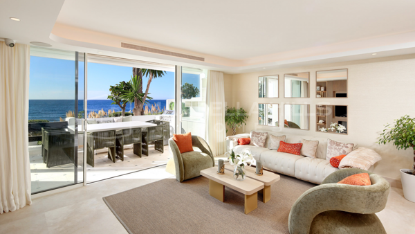Fantastique appartement de 3 chambres avec jardin en bord de mer avec vue sur la mer dans la marina de Puente Romano - Golden Mile