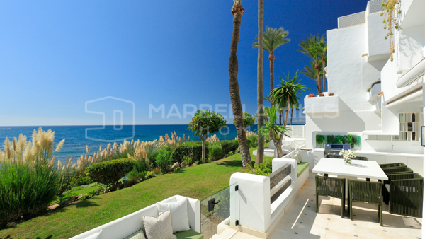 Fantastique appartement de 3 chambres avec jardin en bord de mer avec vue sur la mer dans la marina de Puente Romano - Golden Mile