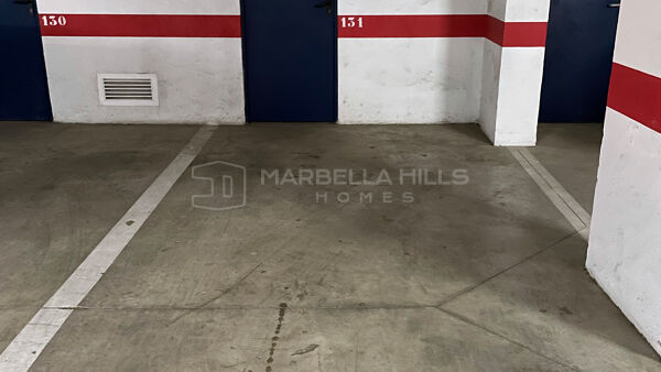 Prächtige 2-Schlafzimmer-Wohnung mit Panoramablick auf das Meer in Magna Marbella - Nueva Andalucia