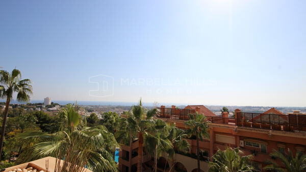 Prächtige 2-Schlafzimmer-Wohnung mit Panoramablick auf das Meer in Magna Marbella - Nueva Andalucia