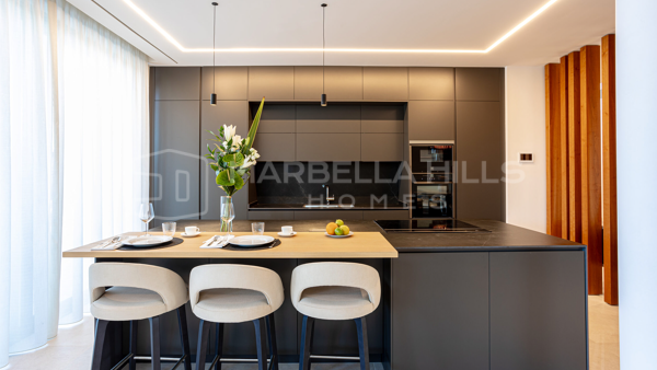 Belle Villa contemporaine de 4 chambres à El Paraiso Alto - Benahavis