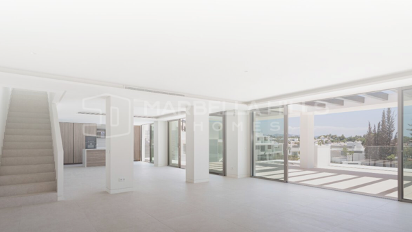 Penthouse duplex neuf à vendre sur le Golden Mile de Marbella