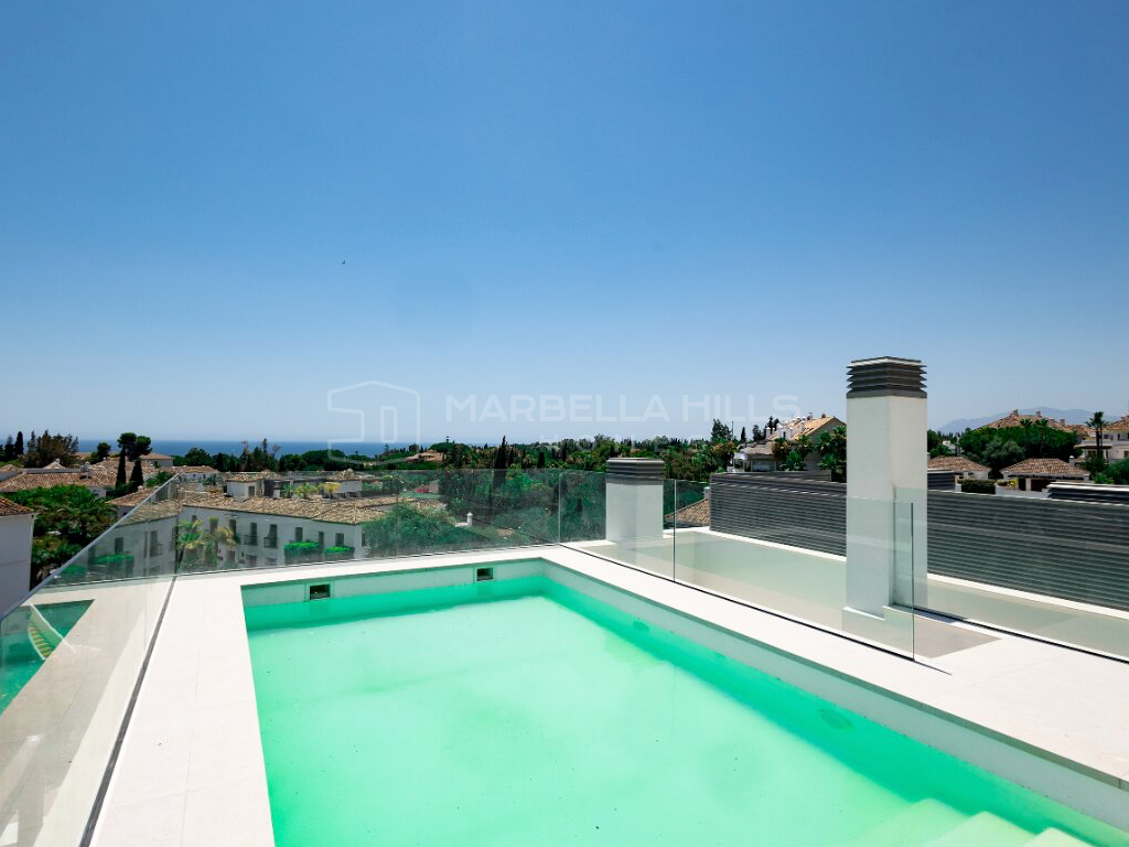 Penthouse duplex neuf à vendre sur le Golden Mile de Marbella
