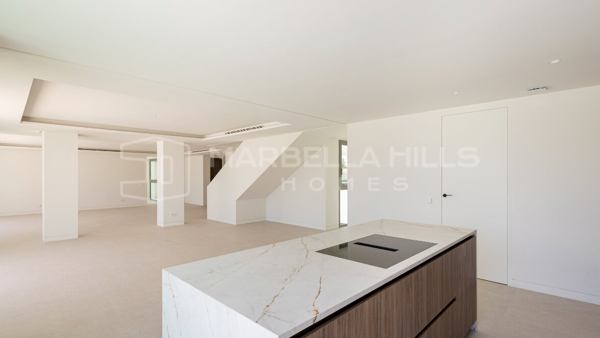 Penthouse duplex neuf à vendre sur le Golden Mile de Marbella