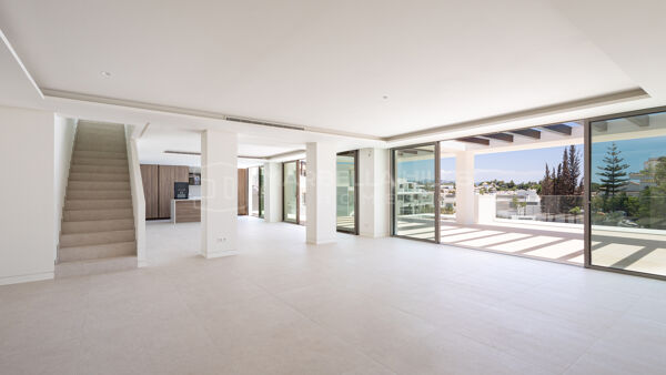 Penthouse duplex neuf à vendre sur le Golden Mile de Marbella