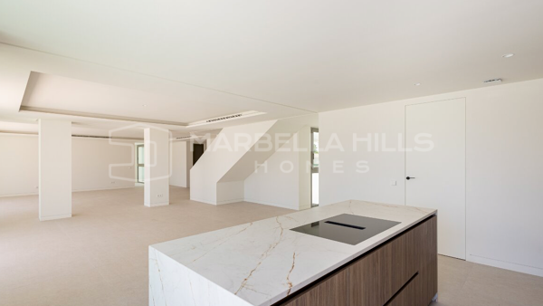 Penthouse duplex neuf à vendre sur le Golden Mile de Marbella