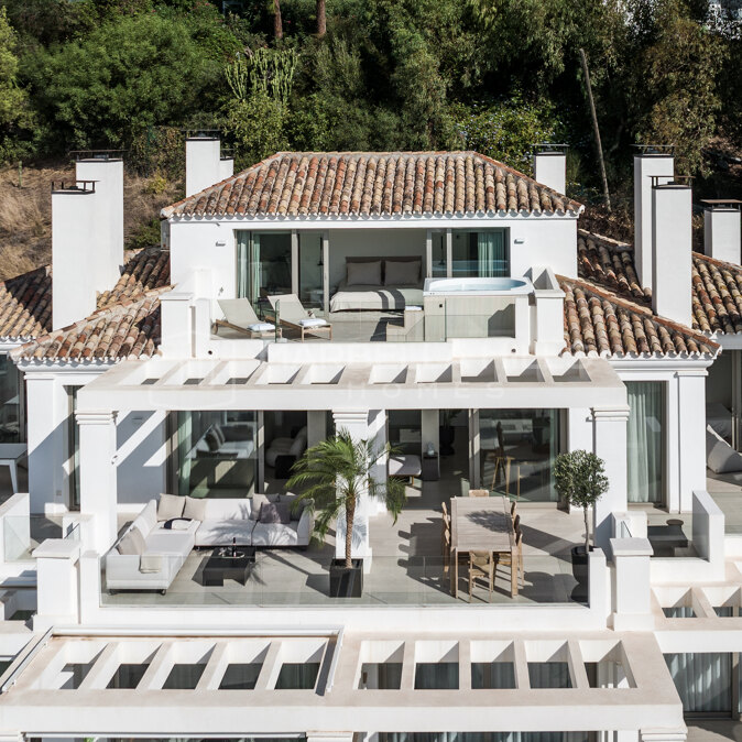 Unique 3 bedroom Duplex Penthouse in the luxurious Nine Lions Residences with panoramic sea, lake and mountain views - Nueva Andalucia