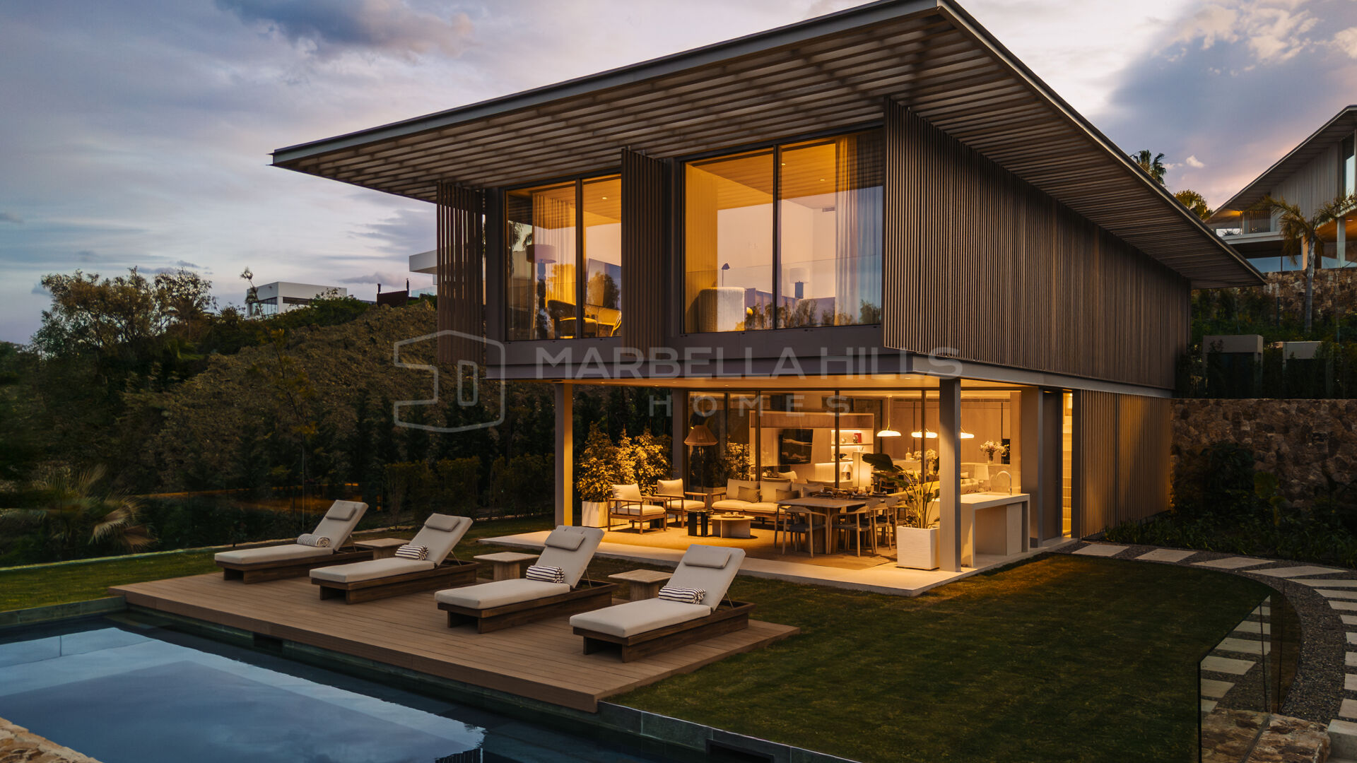 Villa contemporánea de lujo en venta en La Cerquilla, Nueva Andalucía – Arquitectura moderna en el corazón del Golf Valley de Marbella