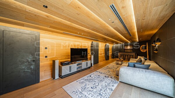 Exklusive Villa mit 10 Schlafzimmern in erster Golflinie in Guadalmina Baja, San Pedro de Alcántara