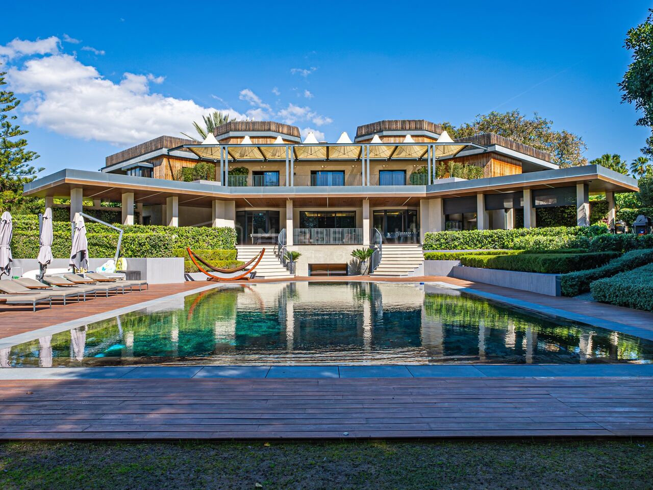 Exclusive 10 bedrooms Frontline Golf Villa in Guadalmina Baja, San Pedro de Alcántara