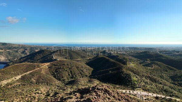 Projet de nouvelle construction luxueux : Penthouse de 3 chambres avec vue panoramique, piscine privée et vaste solarium à Benahavís-Marbella
