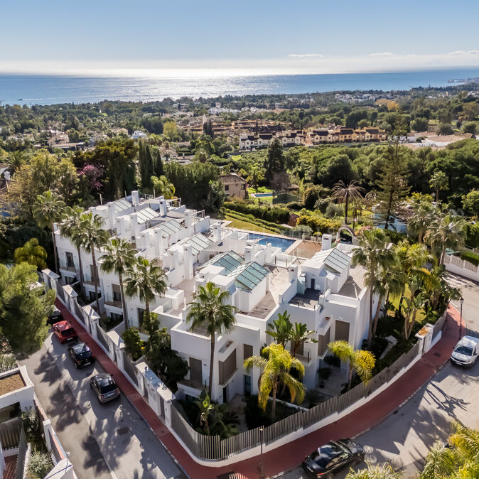 Contemporary 3 bedroom townhouse with spectacular sea views in Vistas Marinas - Golden Mile, Marbella