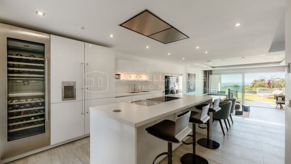 Modernes Reihenhaus mit 3 Schlafzimmern und spektakulärem Meerblick in Vistas Marinas – Goldene Meile, Marbella