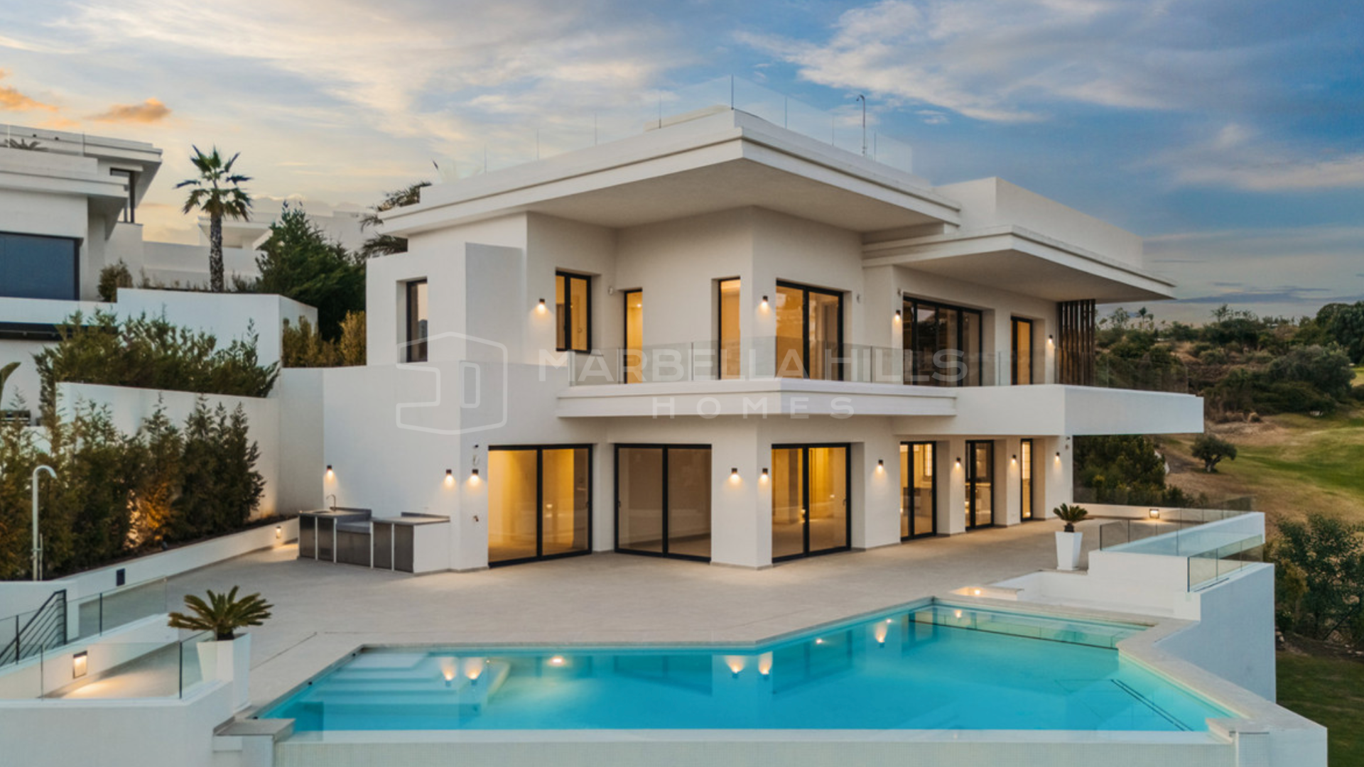 Villa de Lujo Contemporánea en Venta en La Resina Golf, Estepona – Nueva Milla de Oro