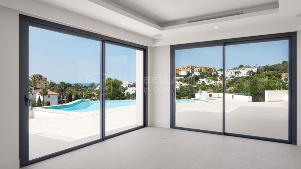 Villa de Lujo Contemporánea en Venta en La Resina Golf, Estepona – Nueva Milla de Oro
