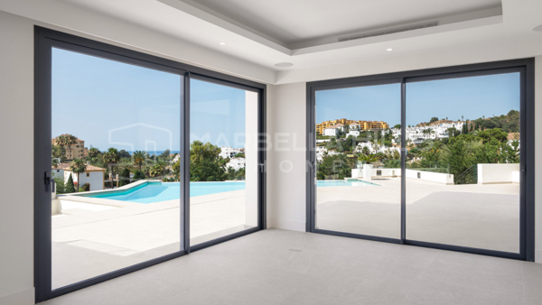 Contemporary Luxury Villa for Sale in La Resina Golf, Estepona