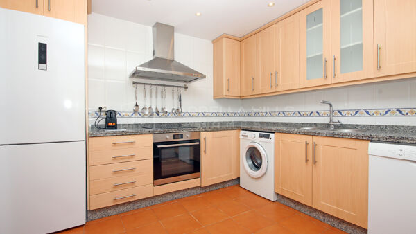 Wunderschöne 3-Schlafzimmer-Duplex-Penthouse zur Miete in La Resina, New Golden Mile.
