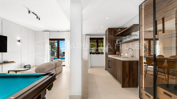 Villa de Ensueño con 6 Habitaciones y Vistas Panorámicas al Mediterráneo en El Rosario - Marbella este