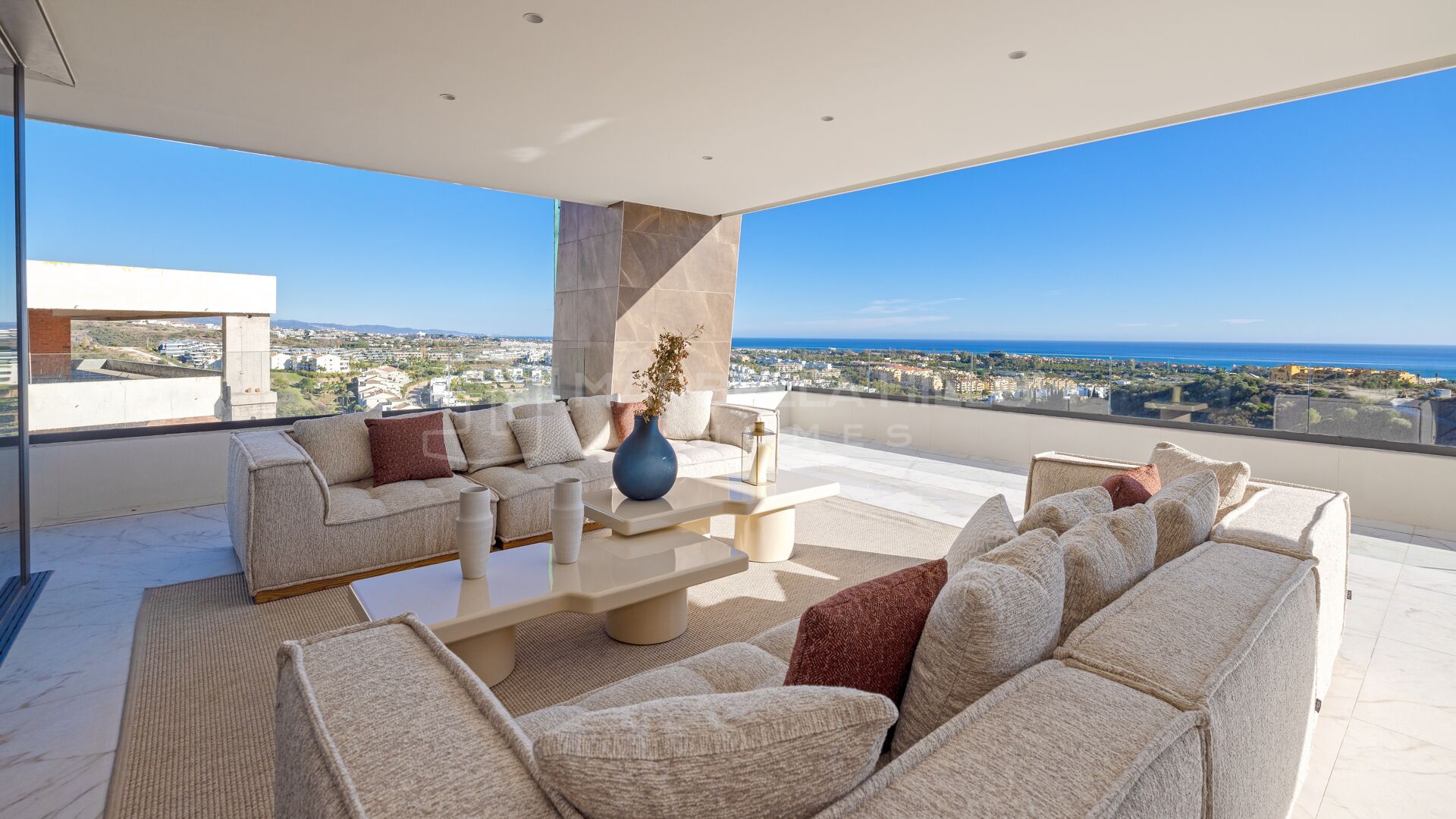 Elegante proyecto de lujo de nueva construcción con áticos de 3 dormitorios y vistas impresionantes al mar en la Nueva Milla de Oro - Estepona