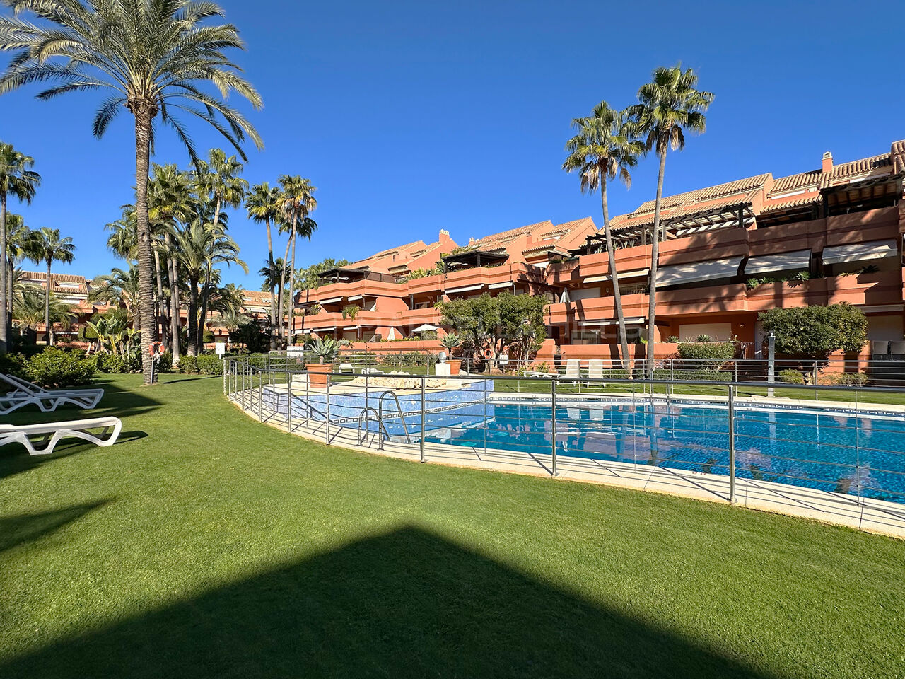 Encantador apartamento en planta baja de 2 dormitorios en El Embrujo Playa – A solo unos pasos de la playa y Puerto Banús