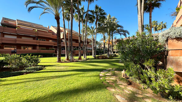 Charmantes 2-Schlafzimmer-Erdgeschossapartment in El Embrujo Playa – Nur wenige Schritte vom Strand und Puerto Banús entfernt