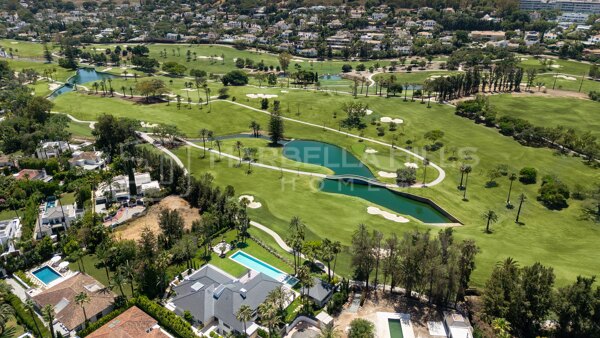 Villa de luxe en première ligne de golf à Las Brisas Nueva Andalucía – Résidence dans la Marbella Golf Valley près de Puerto Banús