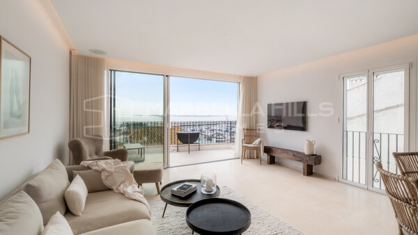 Exclusive 2-Bedroom Luxury Property Frontline with Panoramic Views in Puerto Banús Marina
