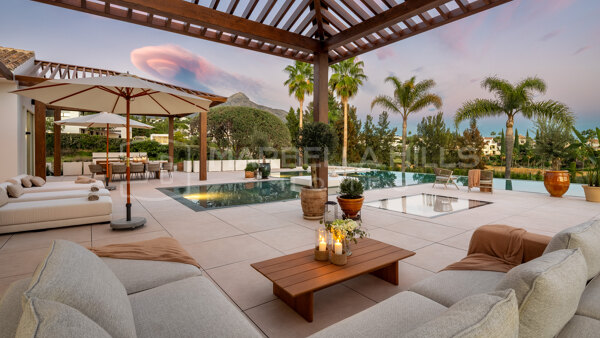 Exquisite Luxusimmobilie mit 6 Schlafzimmern im Golf Valley von Nueva Andalucía und atemberaubendem Ausblick