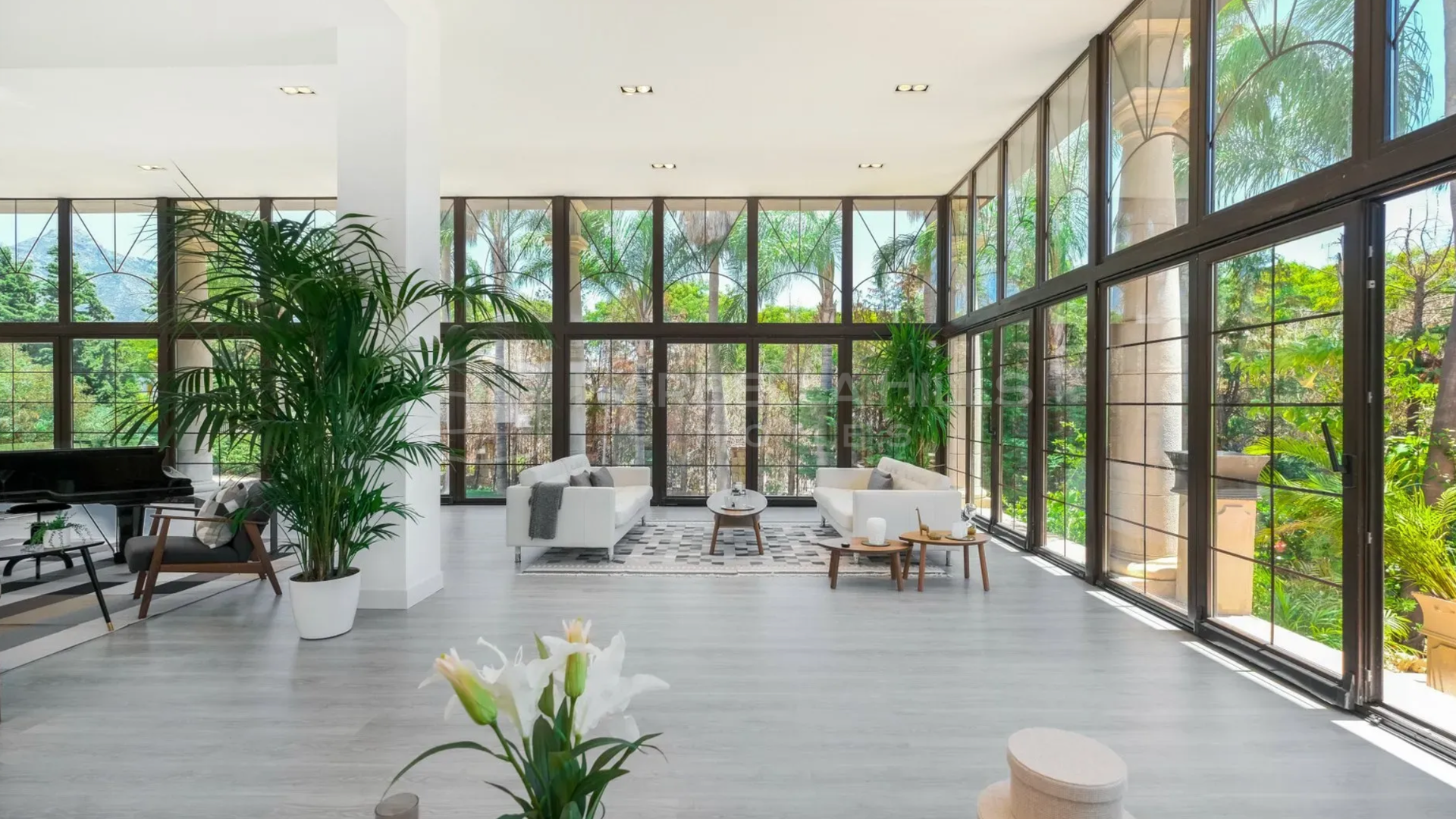 Luxurious New York Loft-Style 10 bedroom Villa in a Hidden Gem in Nueva Andalucia