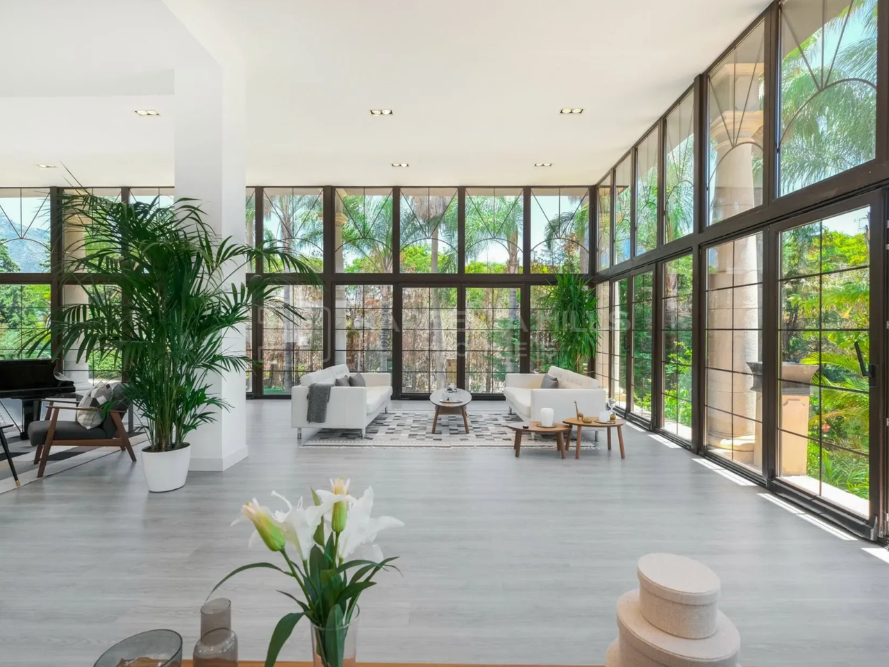 Luxueuse Villa de 10 Chambres Style Loft New-Yorkais dans un Coin Caché de Nueva Andalucía