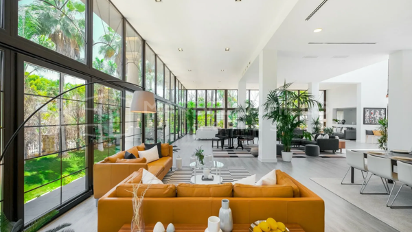 Luxurious New York Loft-Style 10 bedroom Villa in a Hidden Gem in Nueva Andalucia