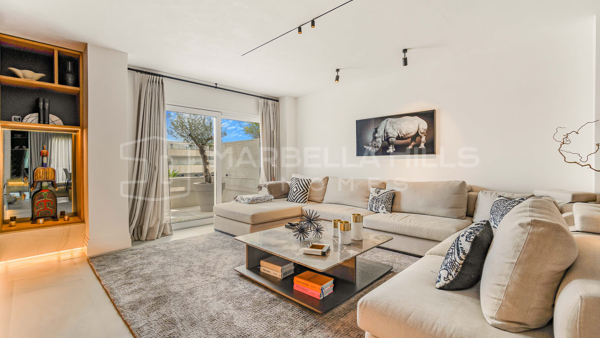 Impresionante Ático Dúplex de 4 Dormitorios en Embrujo de Banús con Vistas Panorámicas al Mar y Comodidades Premium - Puerto Banús