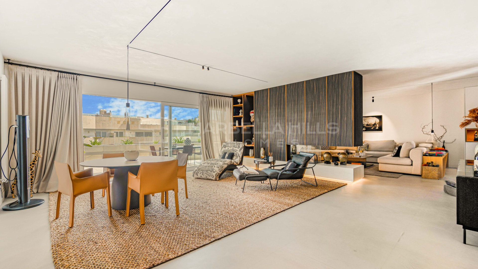 Impresionante Ático Dúplex de 4 Dormitorios en Embrujo de Banús con Vistas Panorámicas al Mar y Comodidades Premium - Puerto Banús
