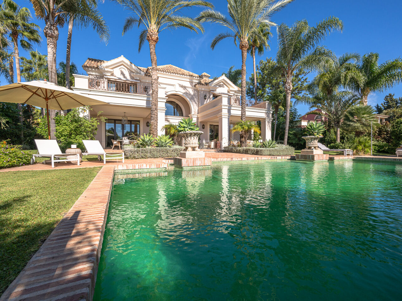 Mansion de luxe à Guadalmina Baja Marbella | Villa exclusive proche de la plage