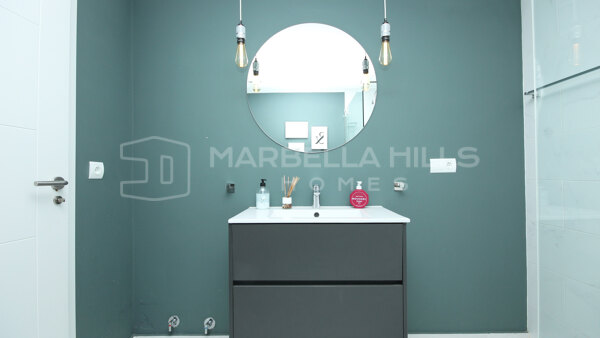 Renoviertes 4-Schlafzimmer-Gartenapartment in Nueva Andalucía, Marbella