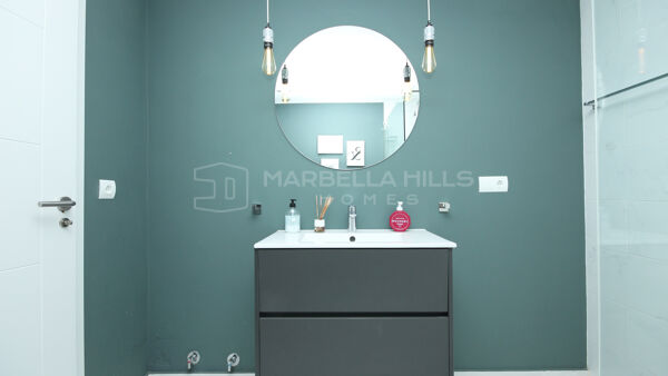 Appartement rénové de 4 chambres avec jardin à Nueva Andalucía, Marbella