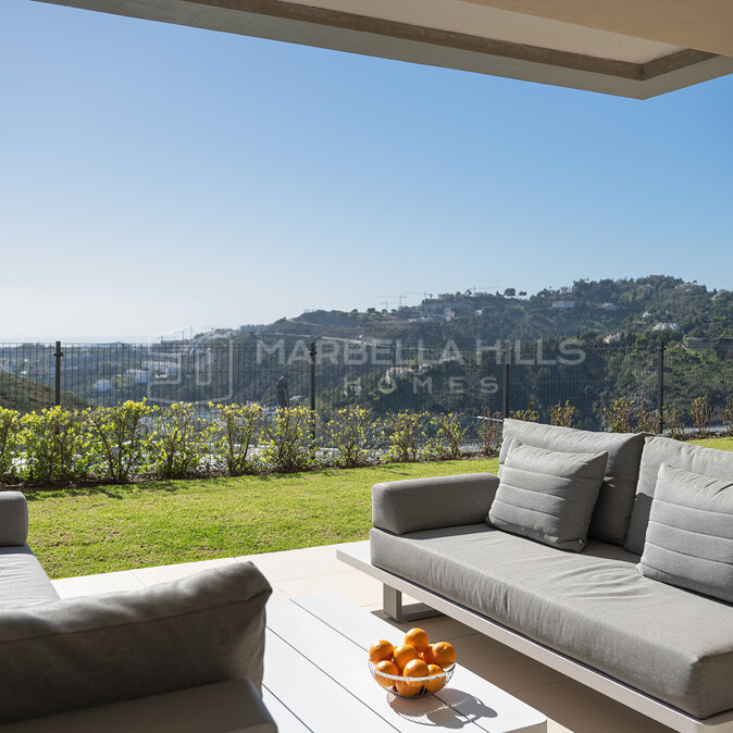 Appartement de luxe en rez-de-jardin à vendre à Real de La Quinta Benahavís, appartement avec vue mer proche de Marbella