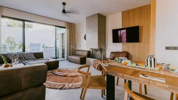 Moderna casa adosada de 3 dormitorios con vistas a La Concha en la Milla de Oro de Marbella