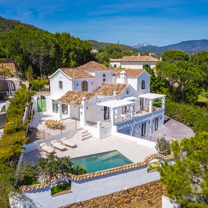 Refined Luxury Living with Panoramic Views – 5 bedroom Villa in El Madroñal, Benahavís