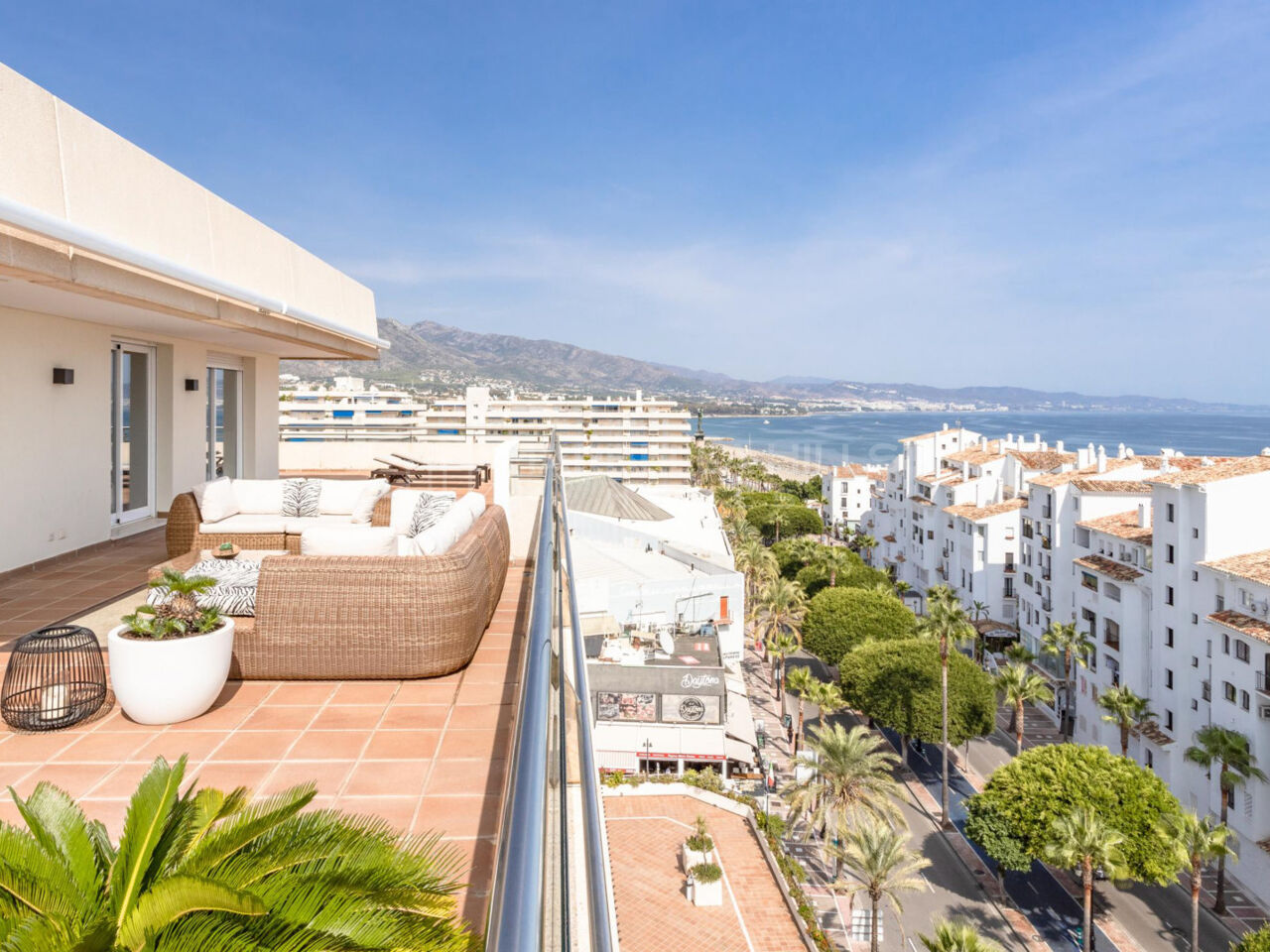 Exclusive 2-Bedroom Luxury Penthouse with Panoramic Terrace in Marina Banus - Puerto Banus