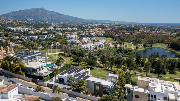 Villa Golf en Première Ligne à Vendre à La Alquería Benahavís