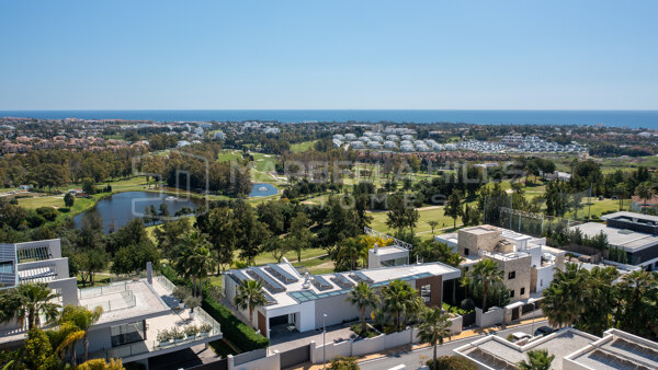 Villa Golf en Première Ligne à Vendre à La Alquería Benahavís