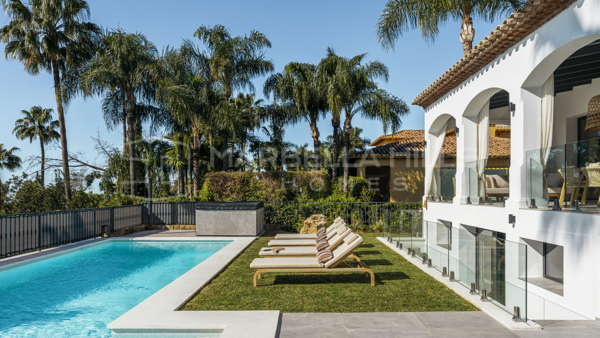 Luxurious 5-Bedroom Mediterranean Villa in the Prestigious Gated Community of Altos Reales - Golden Mile, Marbella