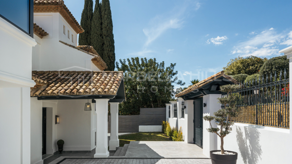 Luxurious 5-Bedroom Mediterranean Villa in the Prestigious Gated Community of Altos Reales - Golden Mile, Marbella