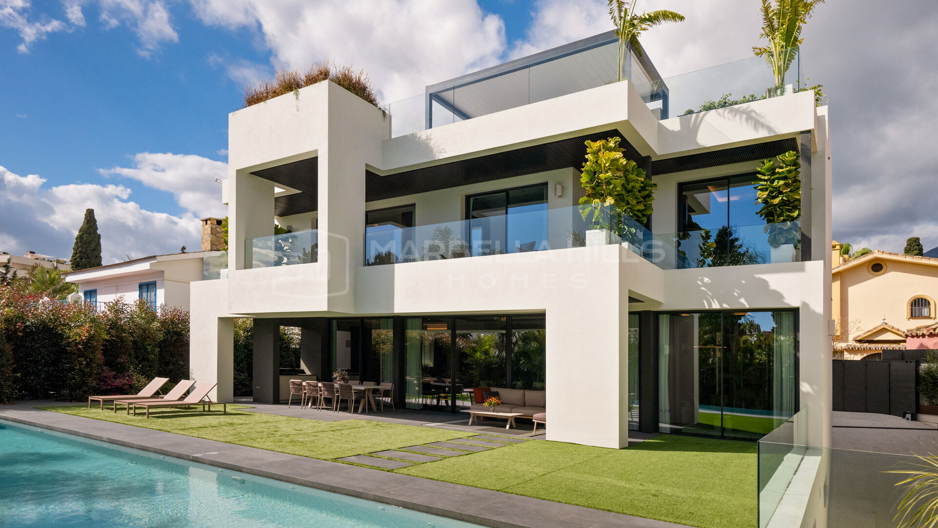 Un chef-d'œuvre d'élégance contemporaine sur la Golden Mile de Marbella – Villa 5 chambres à Casablanca