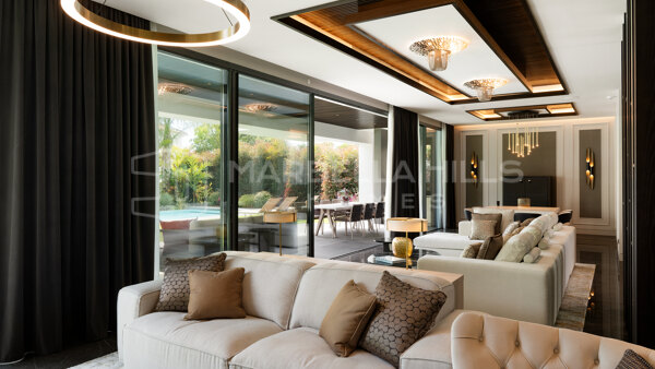 Un chef-d'œuvre d'élégance contemporaine sur la Golden Mile de Marbella – Villa 5 chambres à Casablanca