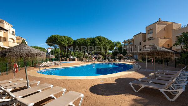 Elegant Duplex Penthouse with Panoramic Views in Hacienda Elviria, Marbella East