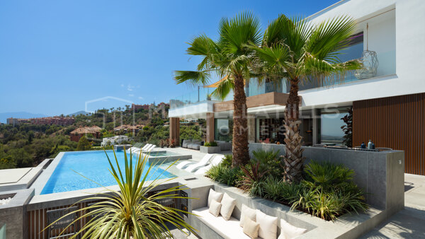 Luxury Panoramic Sea View Villa for Sale in The Hills La Quinta Benahavís – Contemporary Estate near Marbella