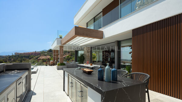 Luxury Panoramic Sea View Villa for Sale in The Hills La Quinta Benahavís – Contemporary Estate near Marbella
