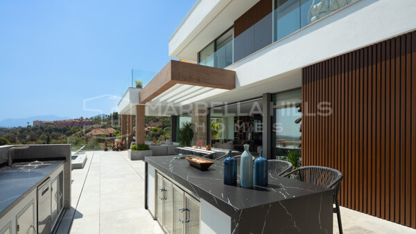 Luxury Panoramic Sea View Villa for Sale in The Hills La Quinta Benahavís – Contemporary Estate near Marbella